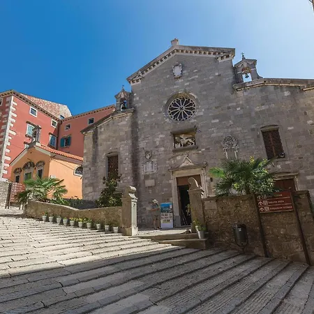 Holiday home 3 Bedroom In Labin Rasa