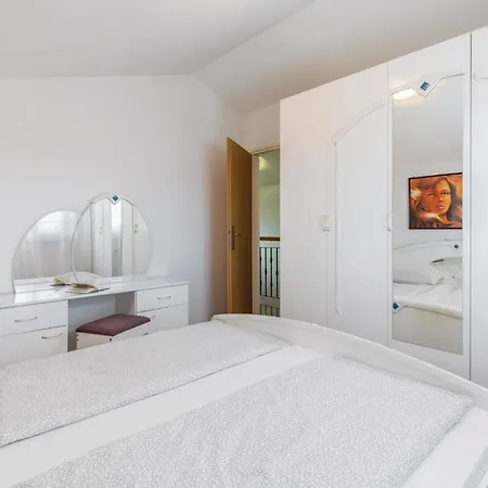 3 Bedroom In Labin * Rasa