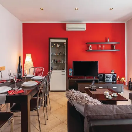 3 Bedroom In Labin Holiday home *